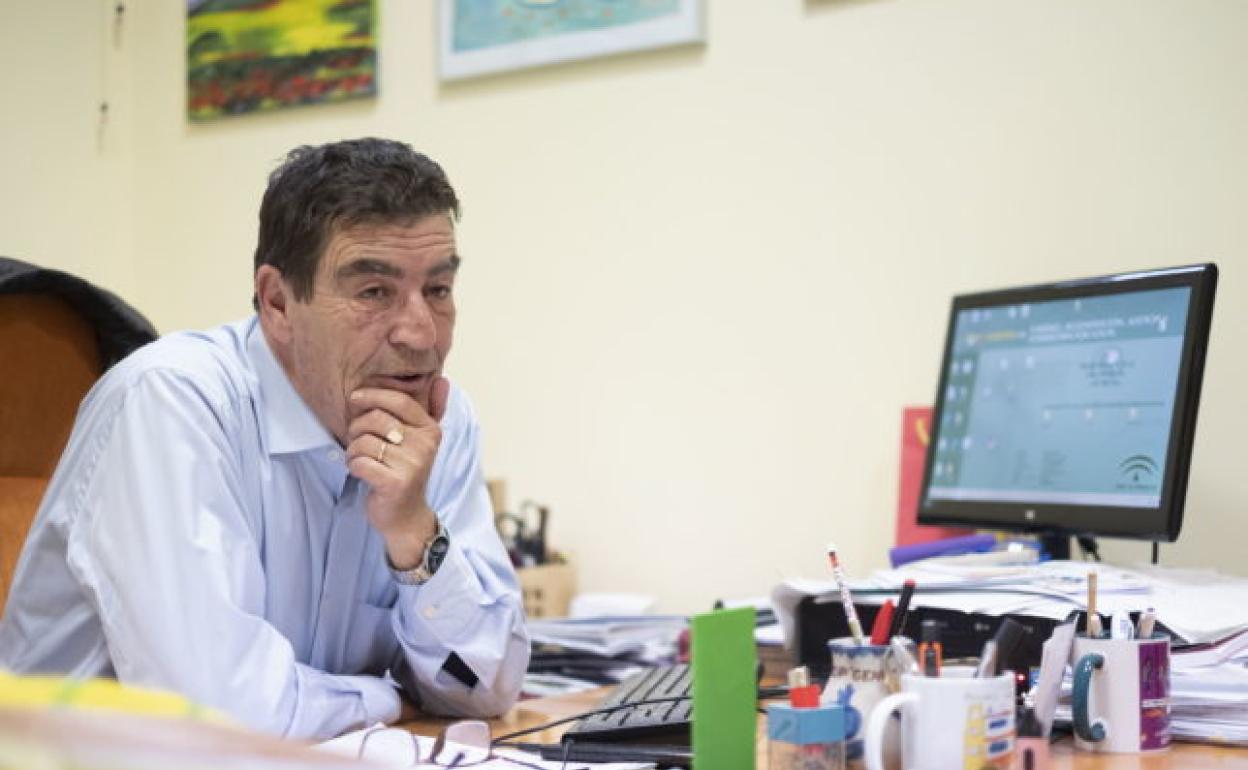 Juez Calatayud: «Están amargándole la vida a chavales y maestros. No pasa 'na' por perder un trimestre»