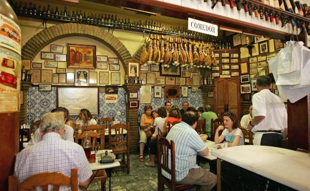 Andalucía propone que la estancia en restaurantes sea de 30 minutos para desayuno y de 90 minutos para comidas