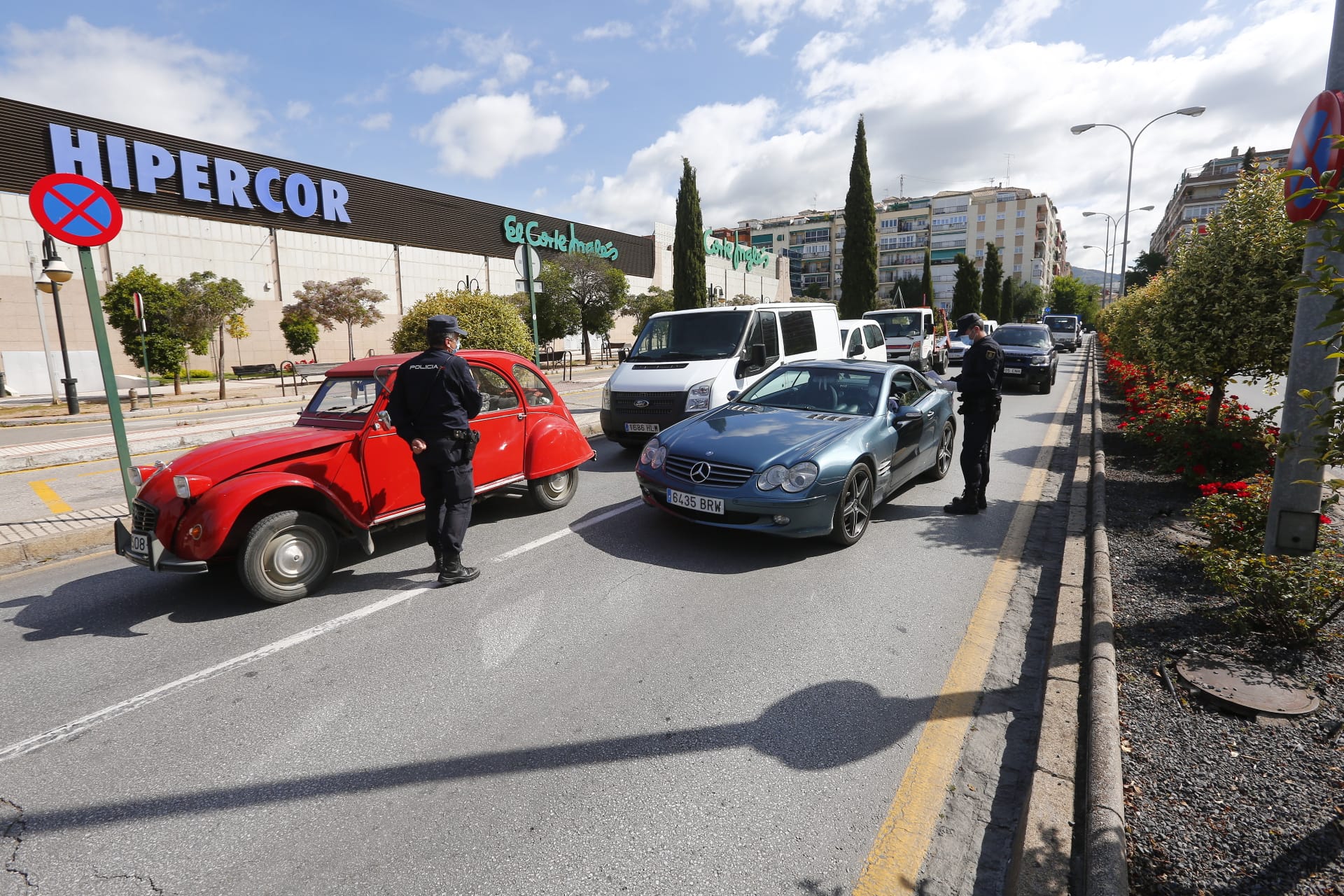 Policía y Guardia Civil refuerzan su presencia para evitar desplazamientos no justificados