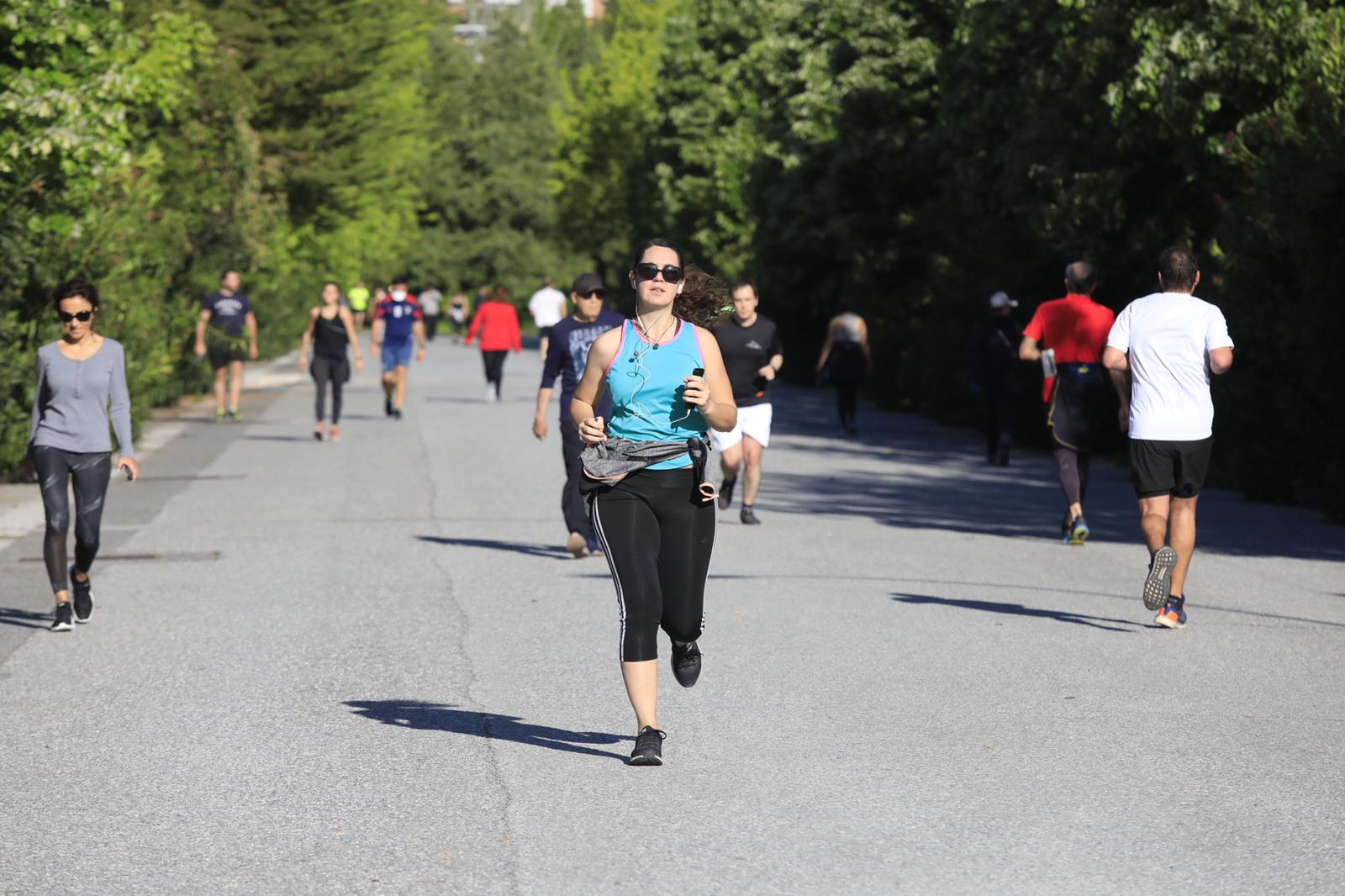 Este sábado ya se permite la actividad deportiva y se está dejando notar (y mucho) por toda la capital