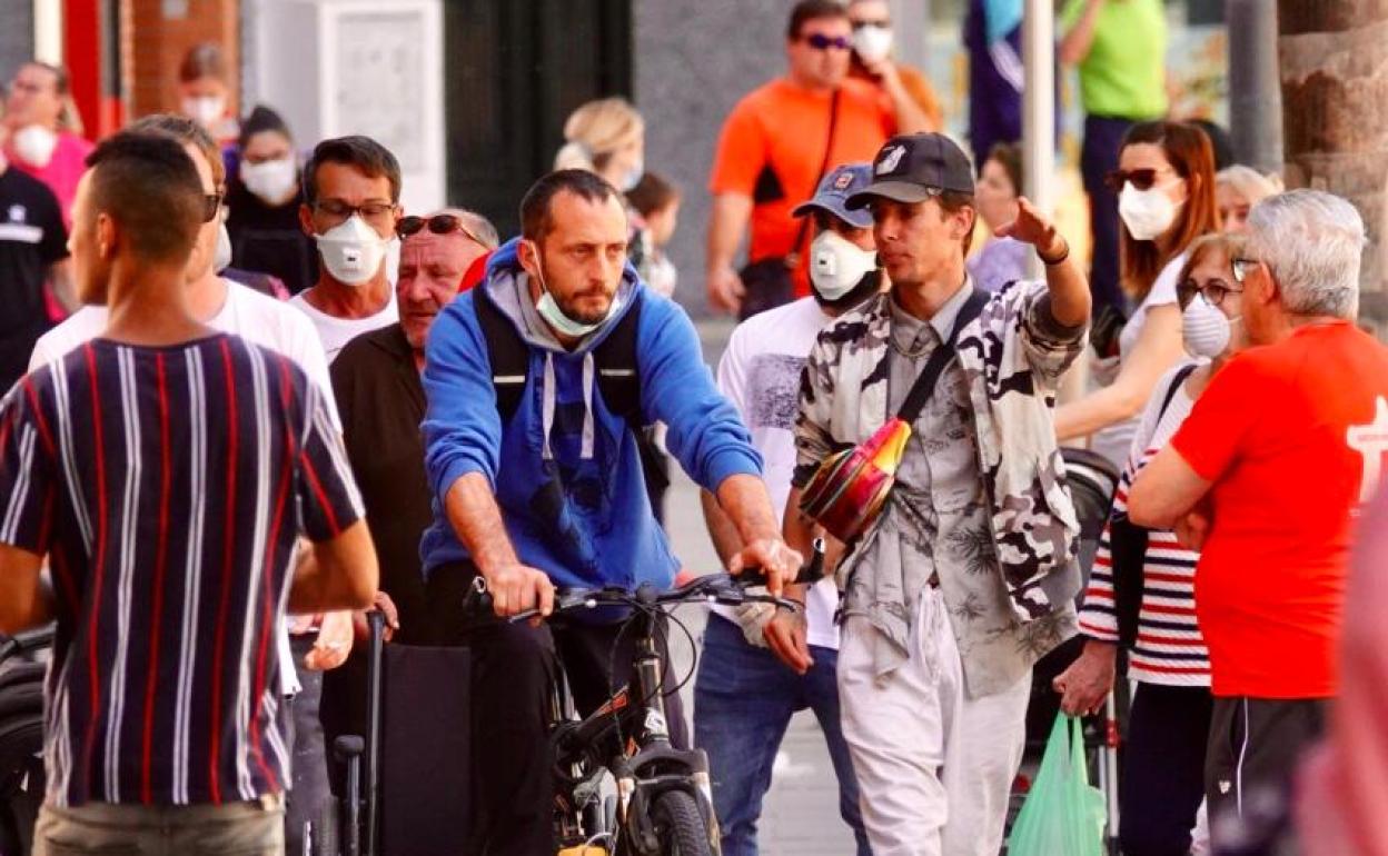 Gente en Motril el pasado sábado. 