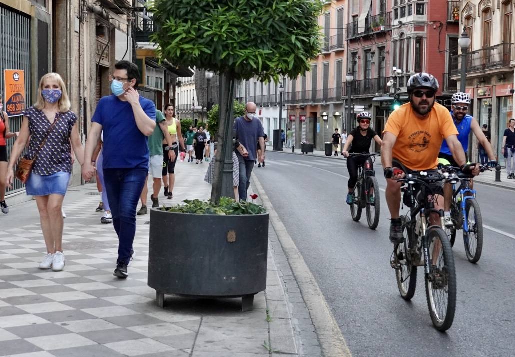 Este lunes marca un antes y un después en la desescalada en la ciudad, con la reapertura de algunos comercios, junto con la ya iniciada salida a la calle por horarios