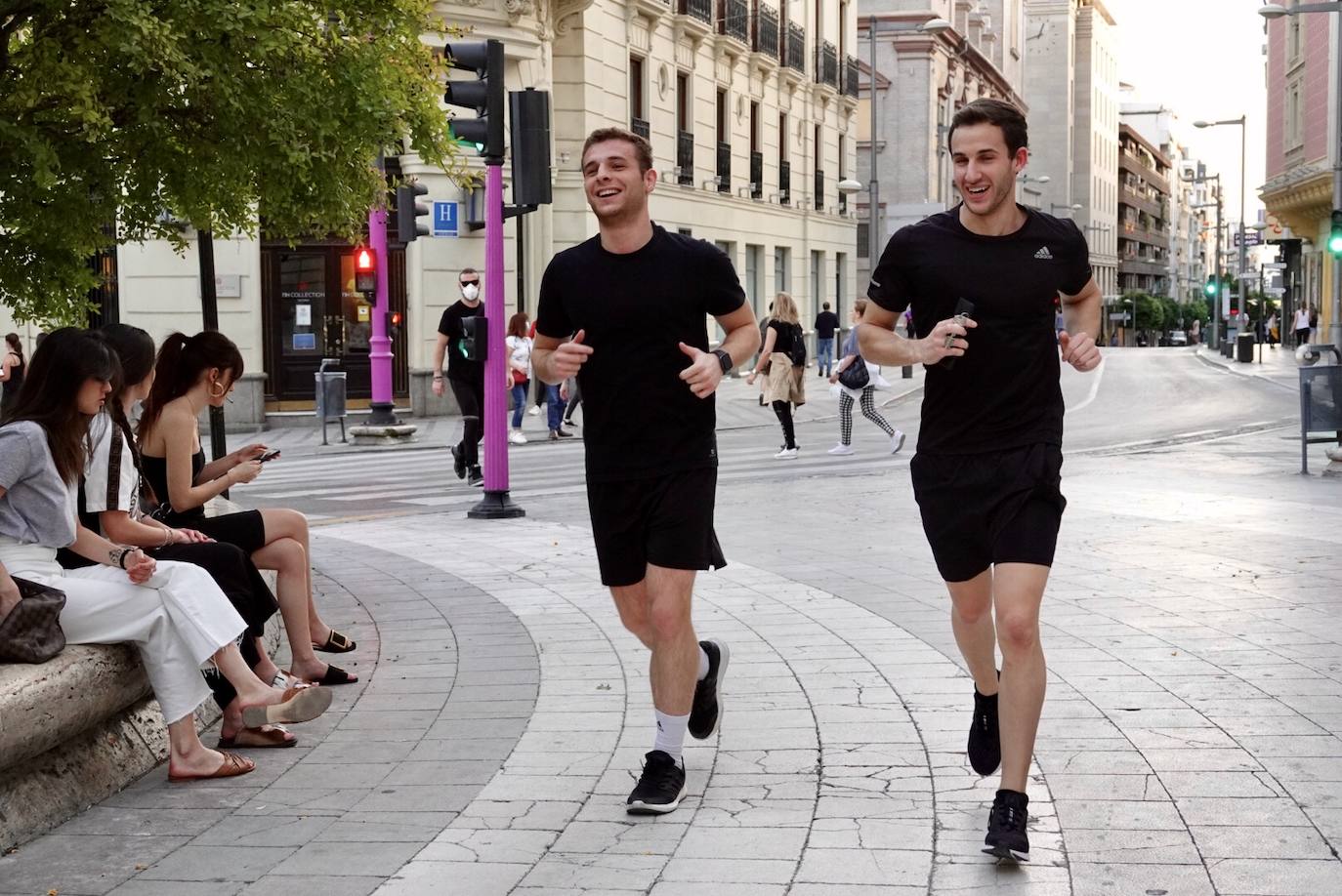 Este lunes marca un antes y un después en la desescalada en la ciudad, con la reapertura de algunos comercios, junto con la ya iniciada salida a la calle por horarios