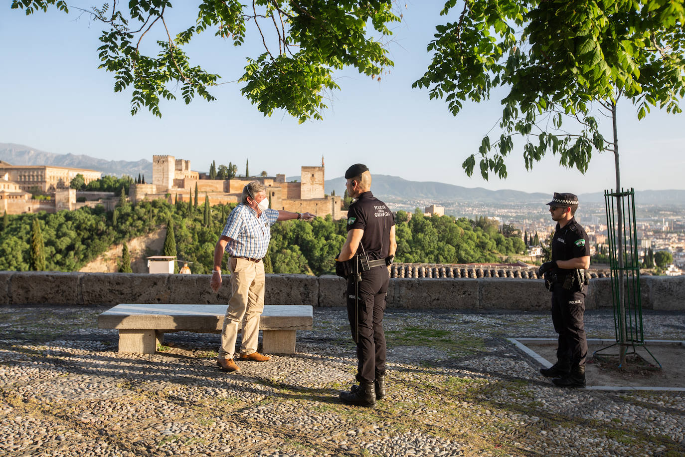 Fotos: El Albaicín, tras las ocho de la tarde