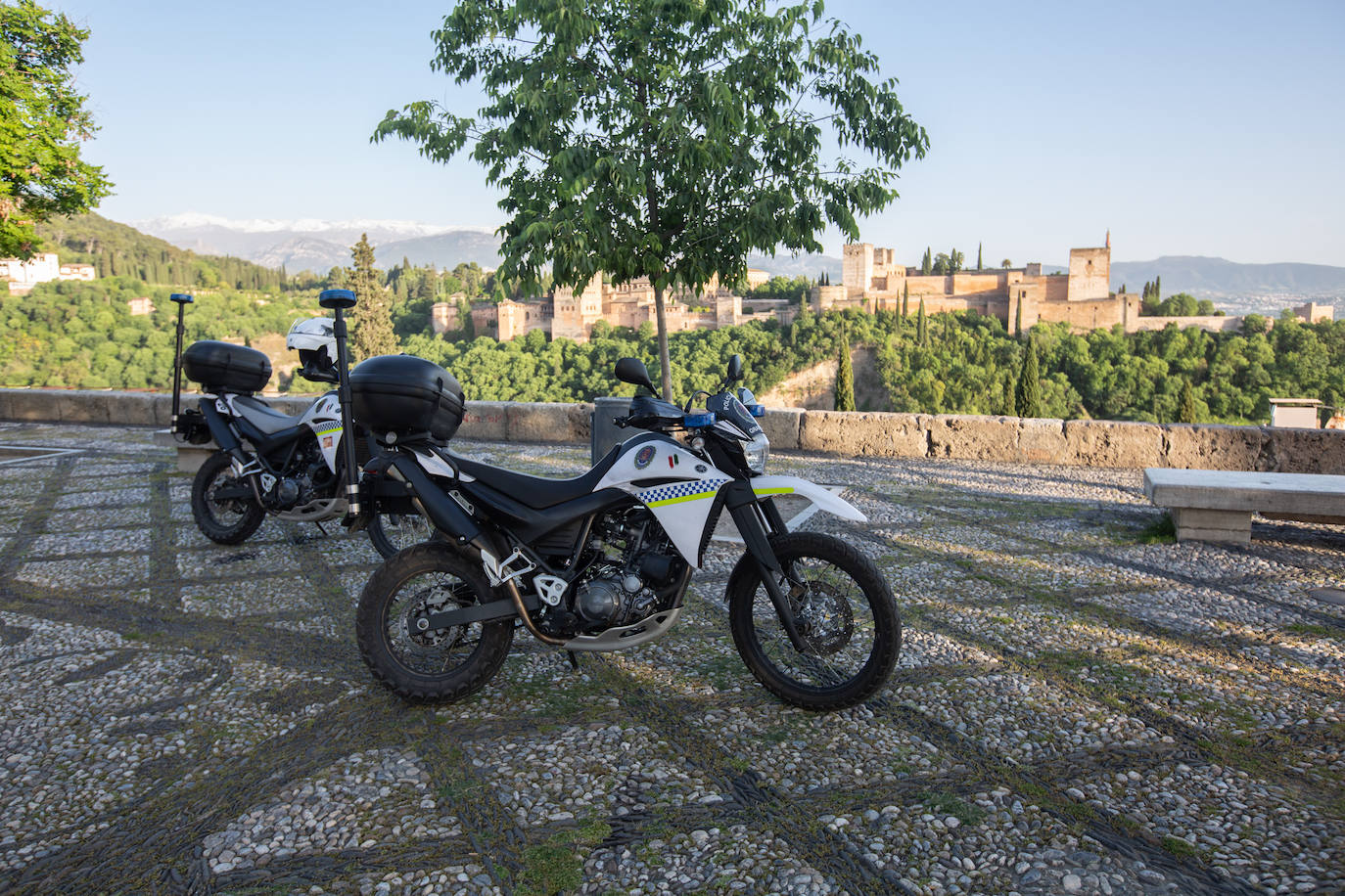 Fotos: El Albaicín, tras las ocho de la tarde