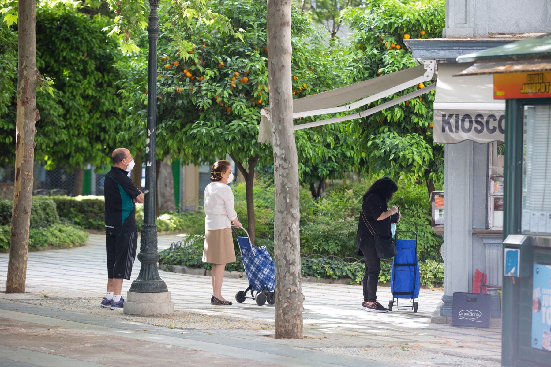 Las calles van notando cada vez más afluencia con las salidas permitidas dentro de la desescalada