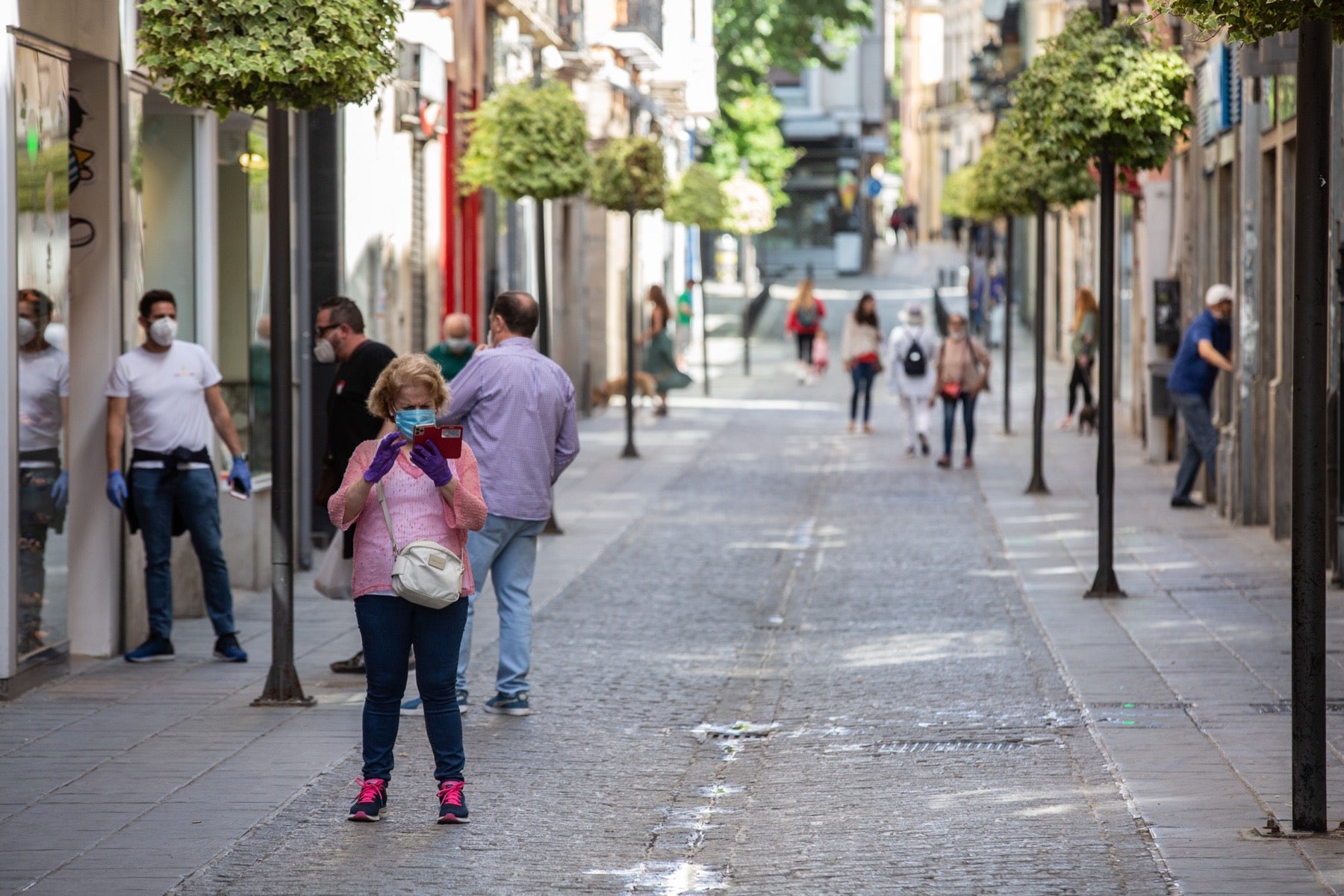 Las calles van notando cada vez más afluencia con las salidas permitidas dentro de la desescalada