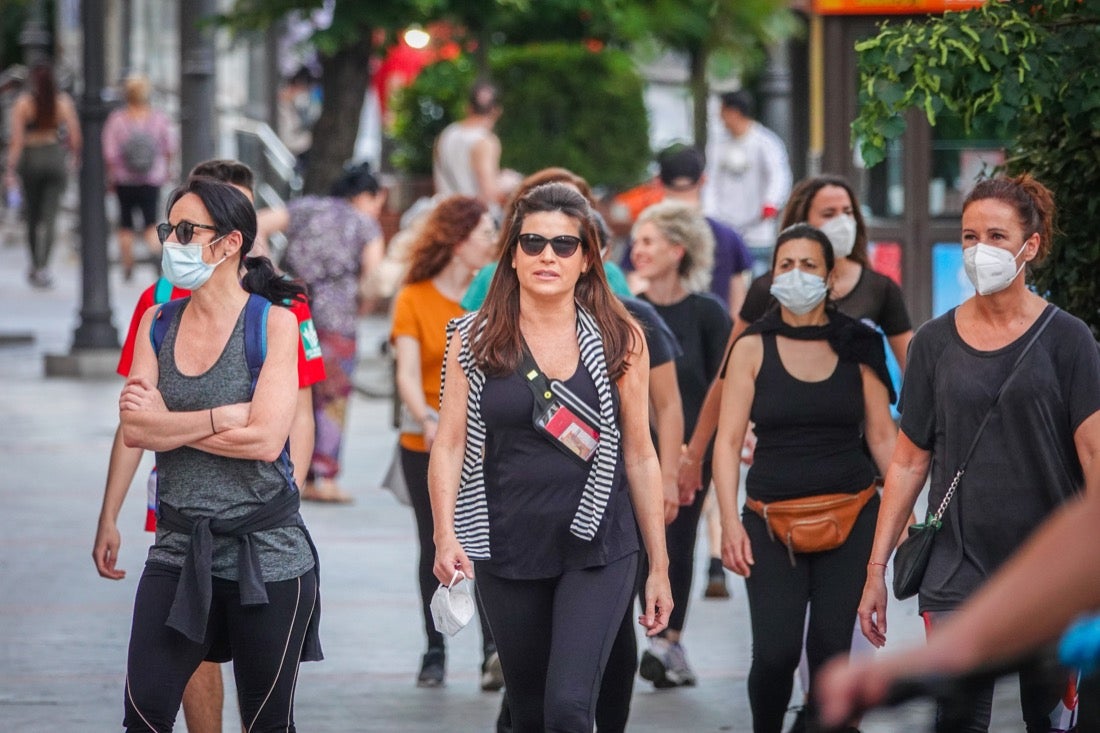 Las calles van notando cada vez más afluencia con las salidas permitidas dentro de la desescalada