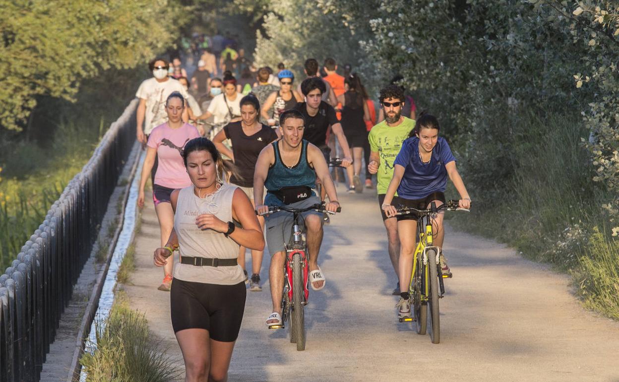 La 'ruta del colesterol', a rebosar en la tarde del viernes. 