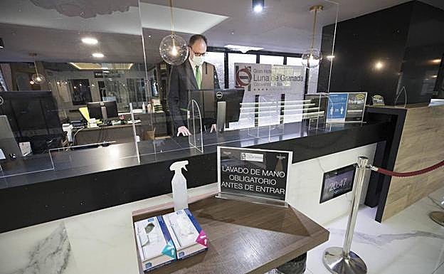 Andalucía denuncia que las empresas turísticas que quieran sello «Covid Free» tendrán que pagar entre 500 y 3.000 euros 