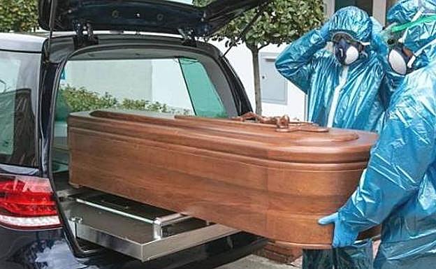 Misas, velatorios y entierros en Granada: los cambios que trae la fase 1