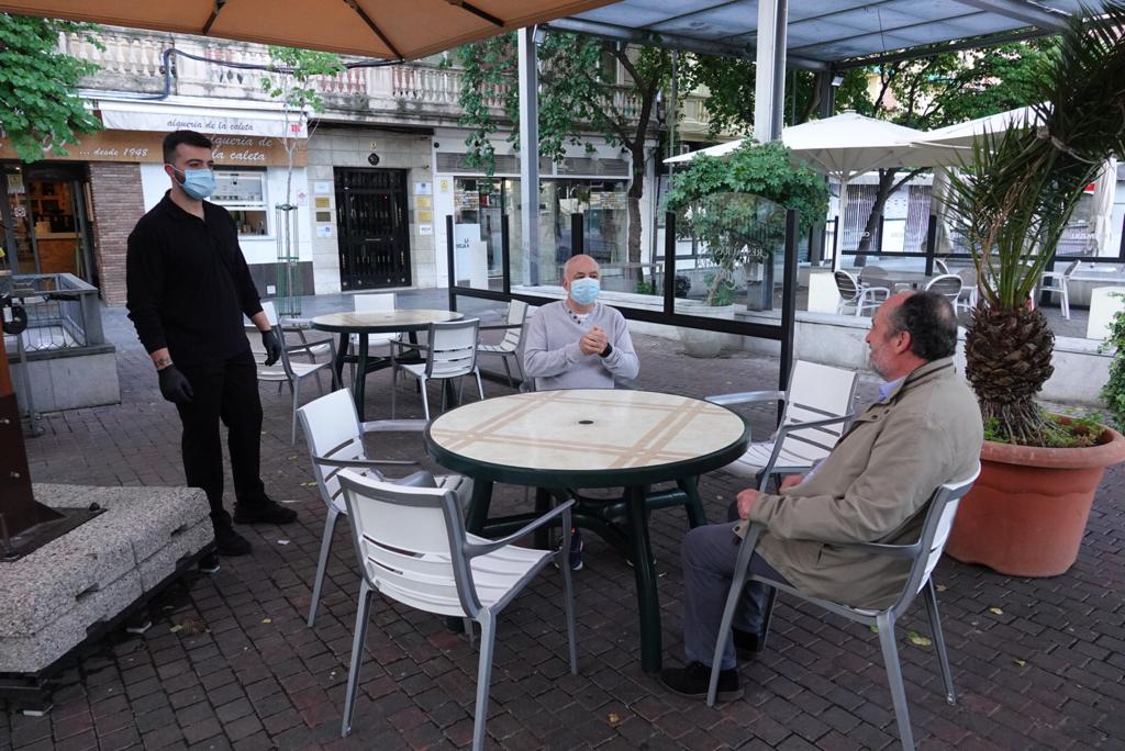 Fotos: Así se vive en Granada el primer día en la Fase 1