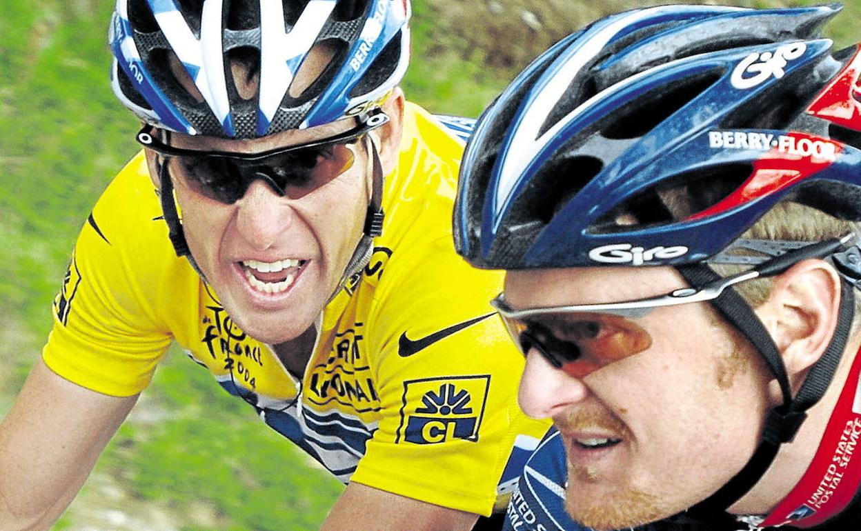 Lance Armstrong y Floyd Landis, durante el Tour de 2004. 