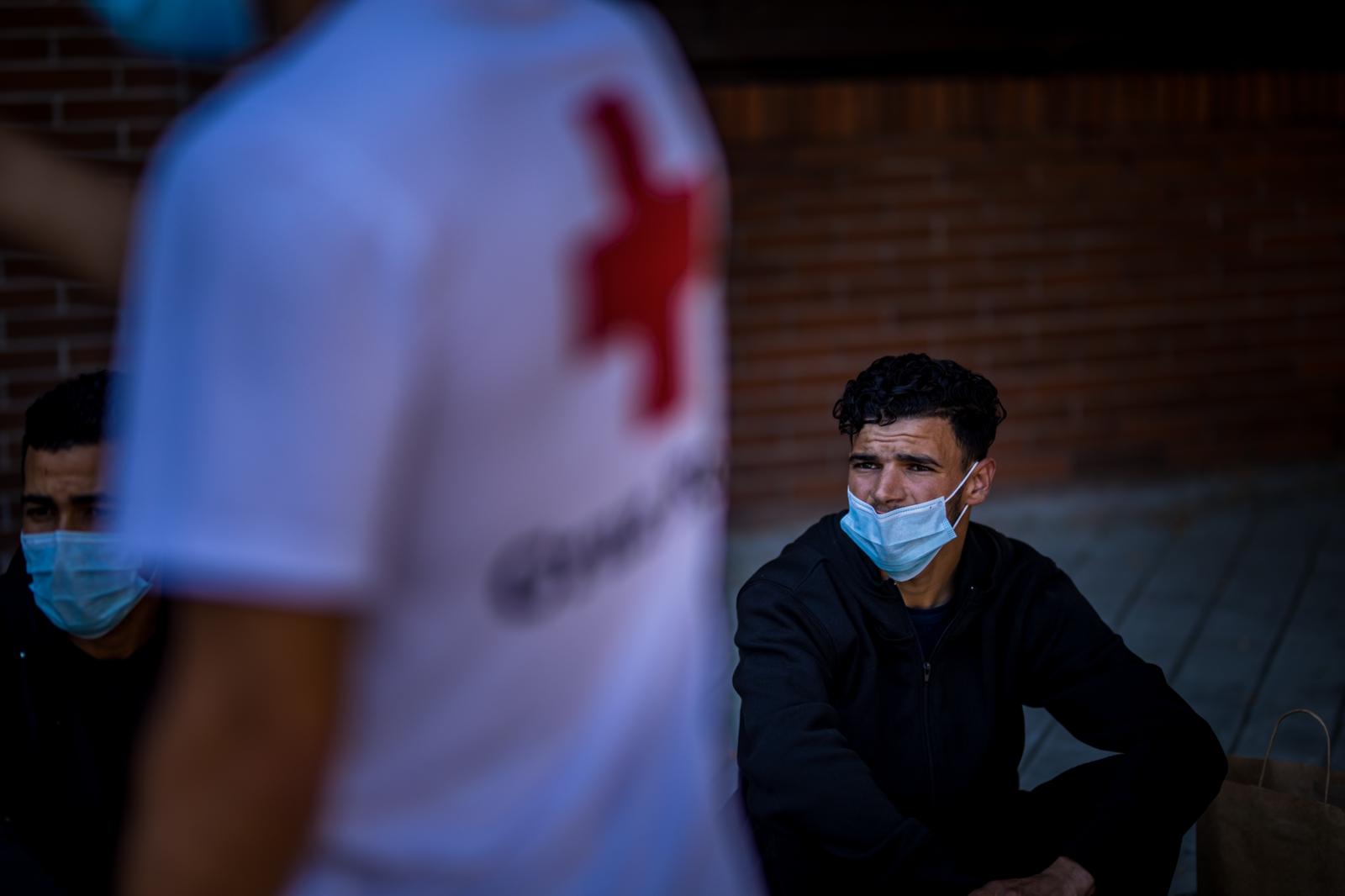 Han dormido en el Paquillo Fernández y tres oenegés se harán cargo de ellos. 