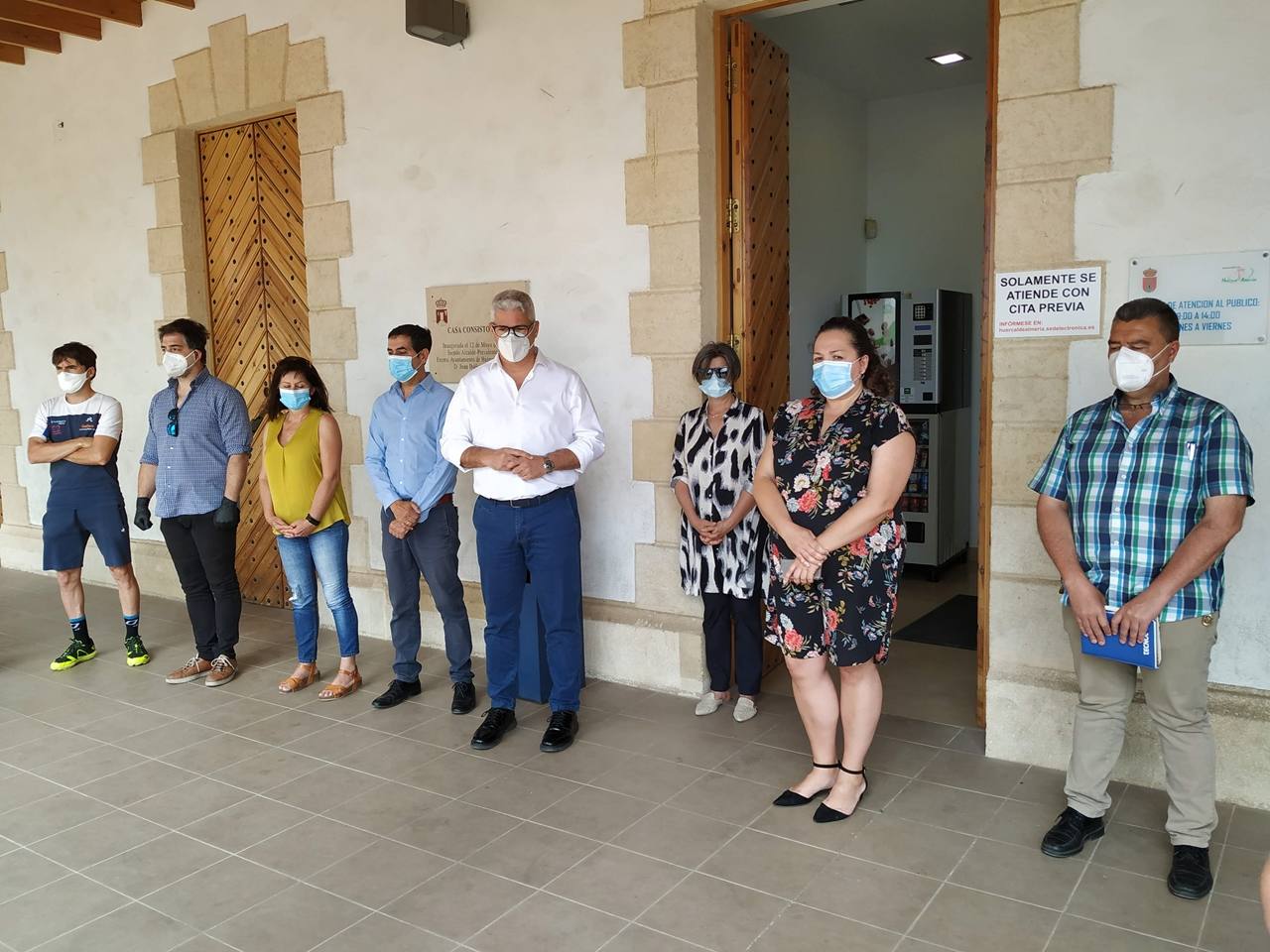 Fotos: Almería rinde homenaje a los fallecidos