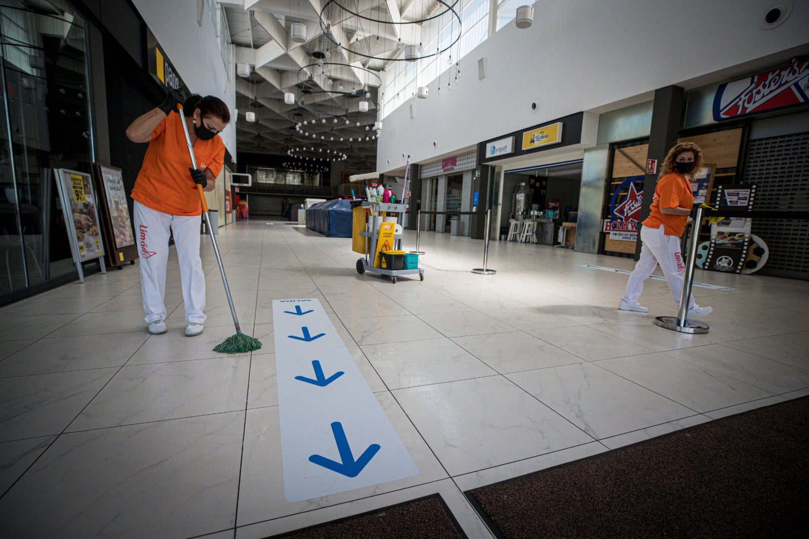 Visitamos los dos grandes centros comerciales horas antes de volver a abrir este lunes