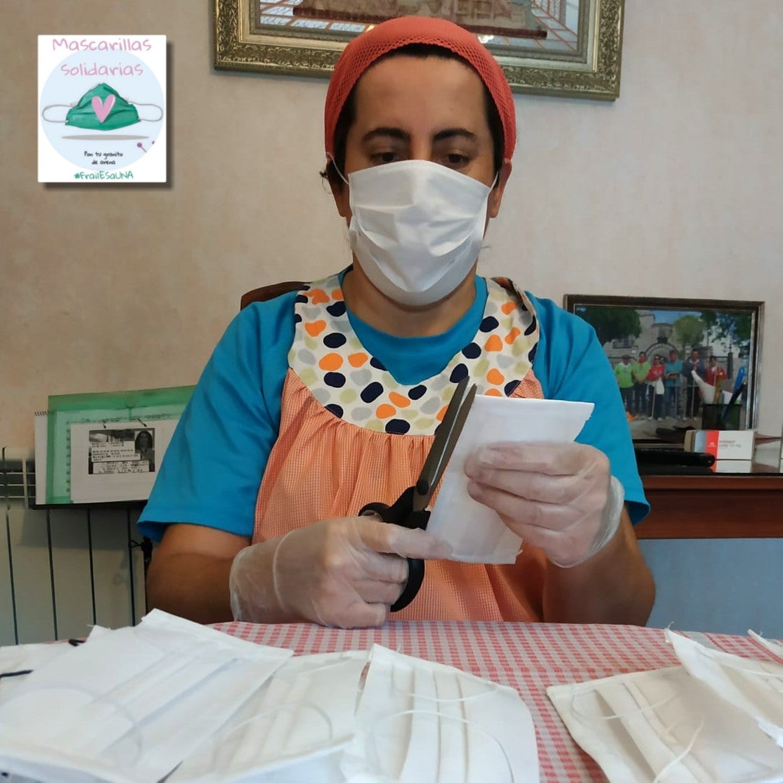 Cientos de mujeres de la provincia han aportado su granito para ayudar en la crisis sanitaria