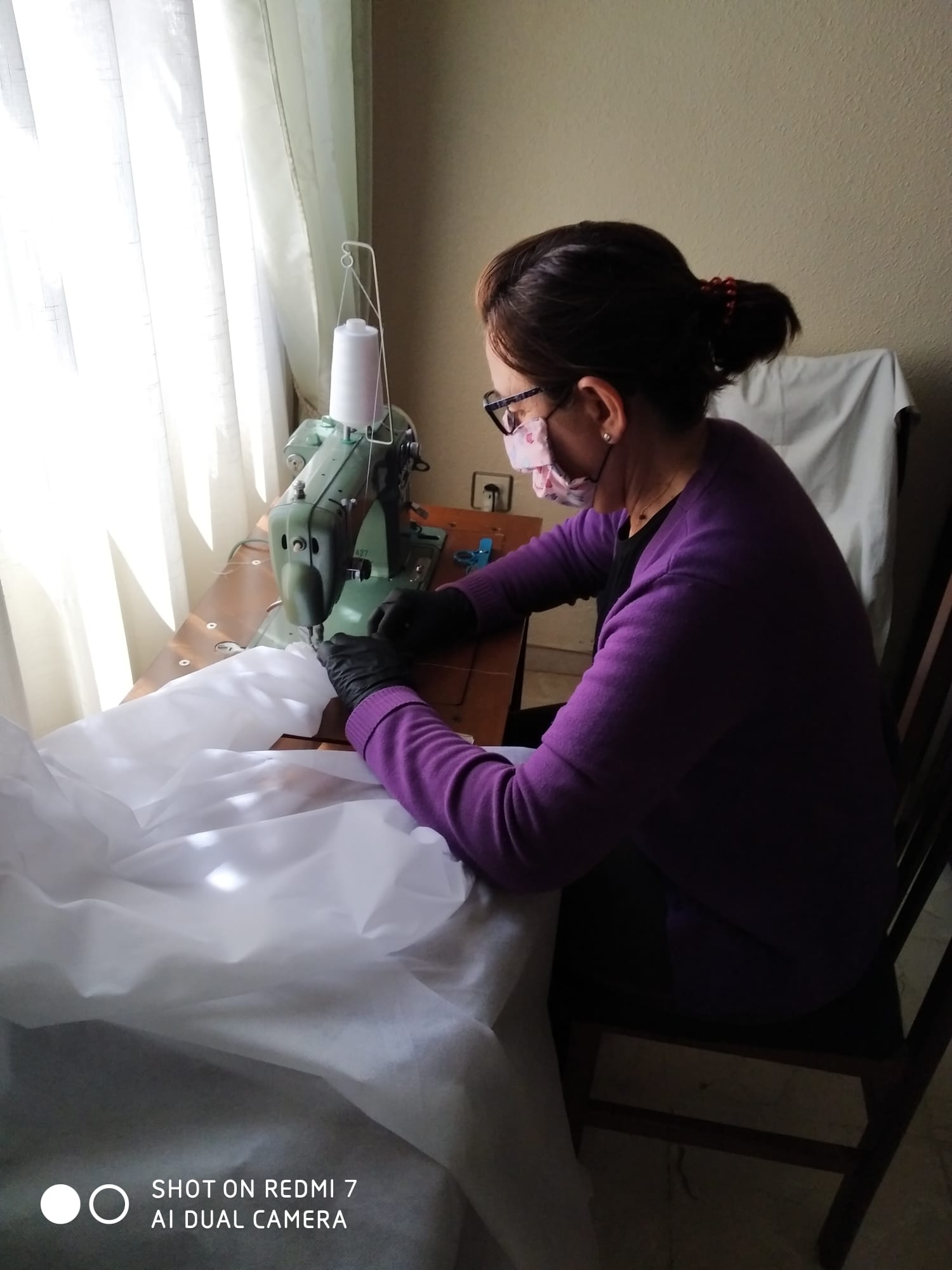 Cientos de mujeres de la provincia han aportado su granito para ayudar en la crisis sanitaria