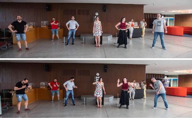 Los divulgadores y sus clones robots, en el Parque de las Ciencias. 