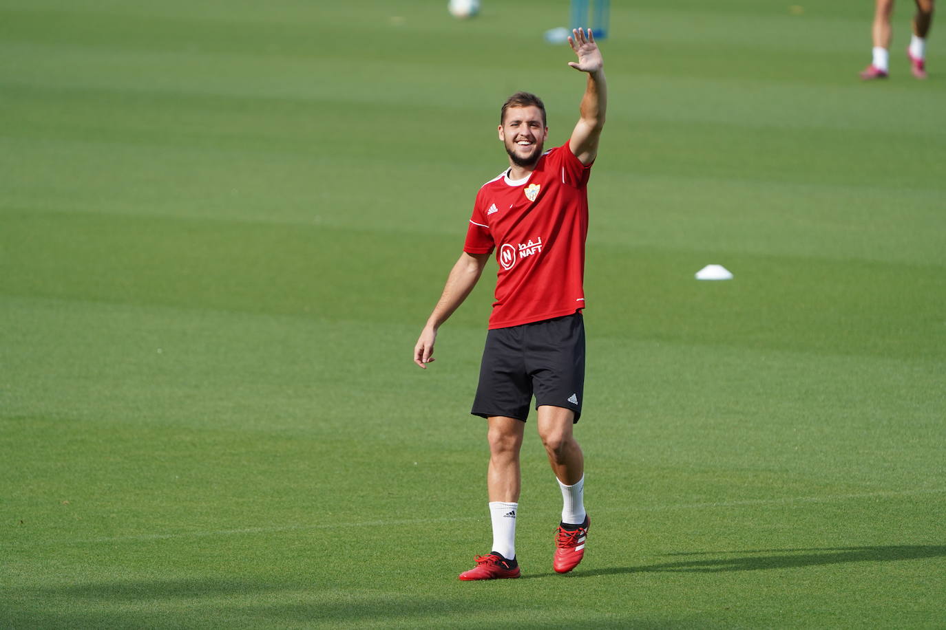 El equipo rojiblanco comienza a preparar el partido de la vuelta a la actividad con un grupo de 29 jugadores