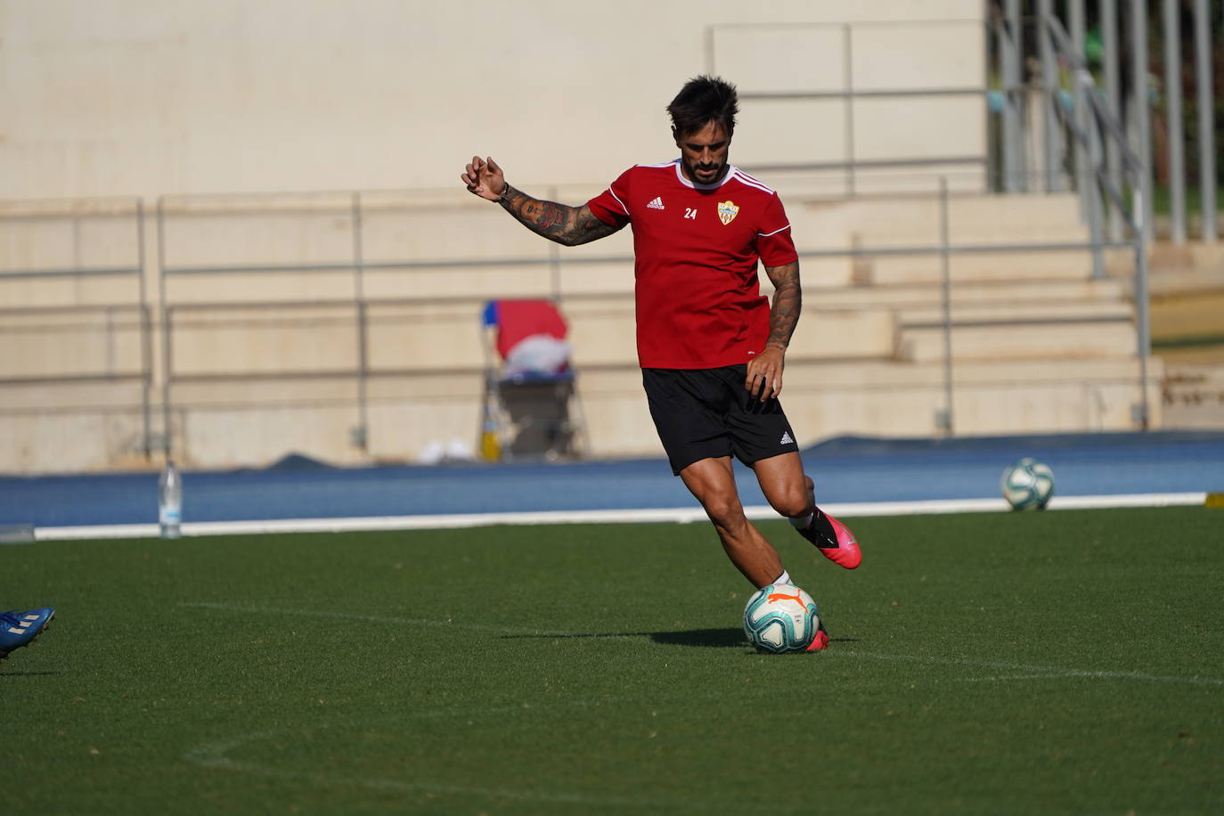 Fotos: El Almería prosigue sus entrenamientos