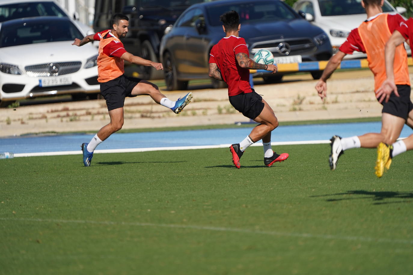 Fotos: El Almería prosigue sus entrenamientos