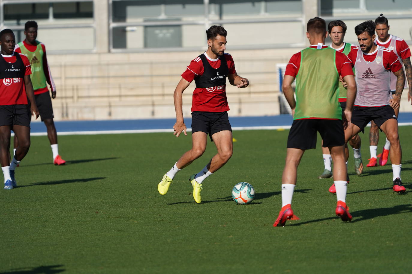 Fotos: El Almería prosigue sus entrenamientos