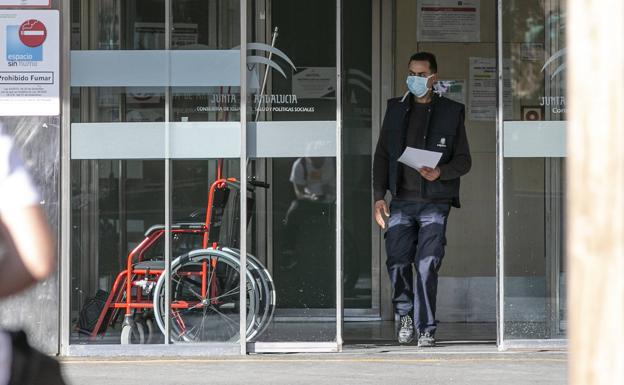 La cifra de hospitalizados por coronavirus aumenta en Granada por segundo día consecutivo