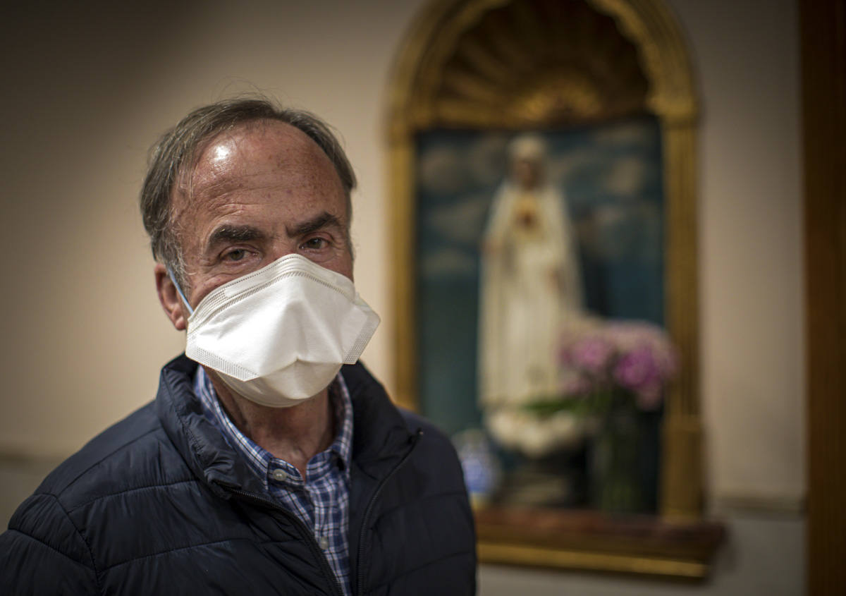Entramos en las cocinas de la entidad social, que acumula colas más largas desde el inicio de la pandemia