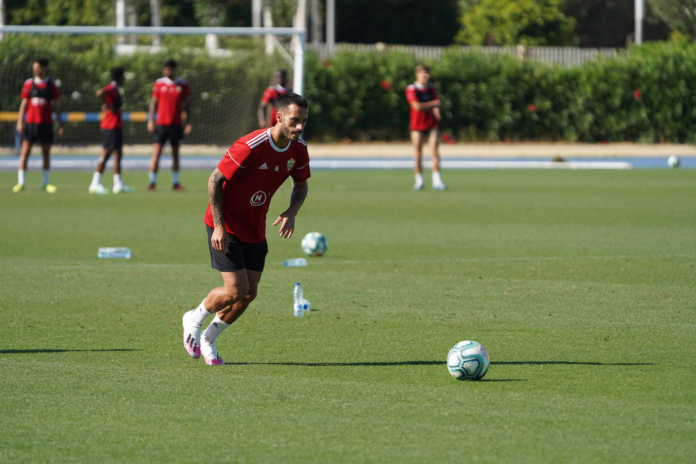 Fotos: El Almería ensaya su estrategia