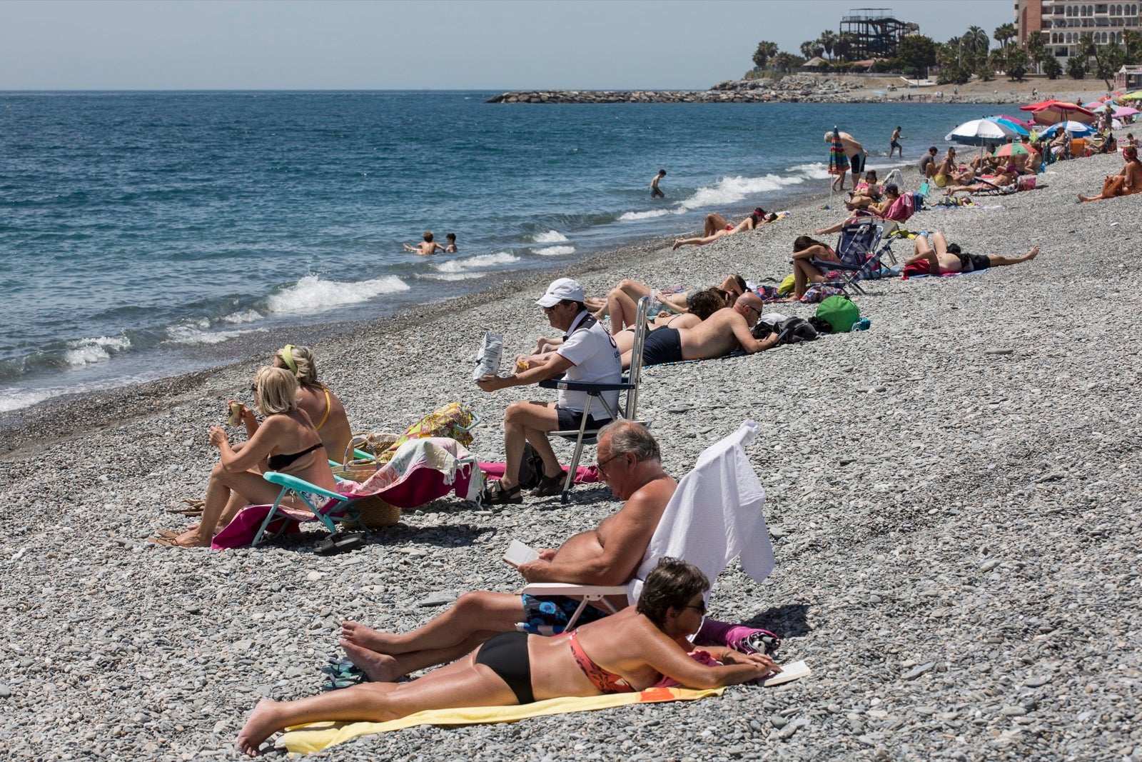 Es el primer sábado desde que se iniciara el estado de alarma en el que se permite el baño y tomar el sol