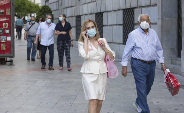 El Gobierno ratifica que habrá multas de 100 euros por no llevar mascarillas en la nueva normalidad