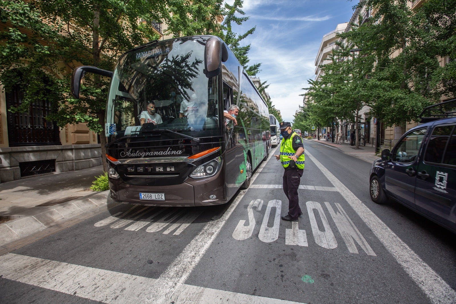 El colectivo de transporte discrecional, de colegios y turístico reclama atención del Gobierno y le exige medidas concretas para resolver su sutuación, paralizada por la crisis de la Covid-19
