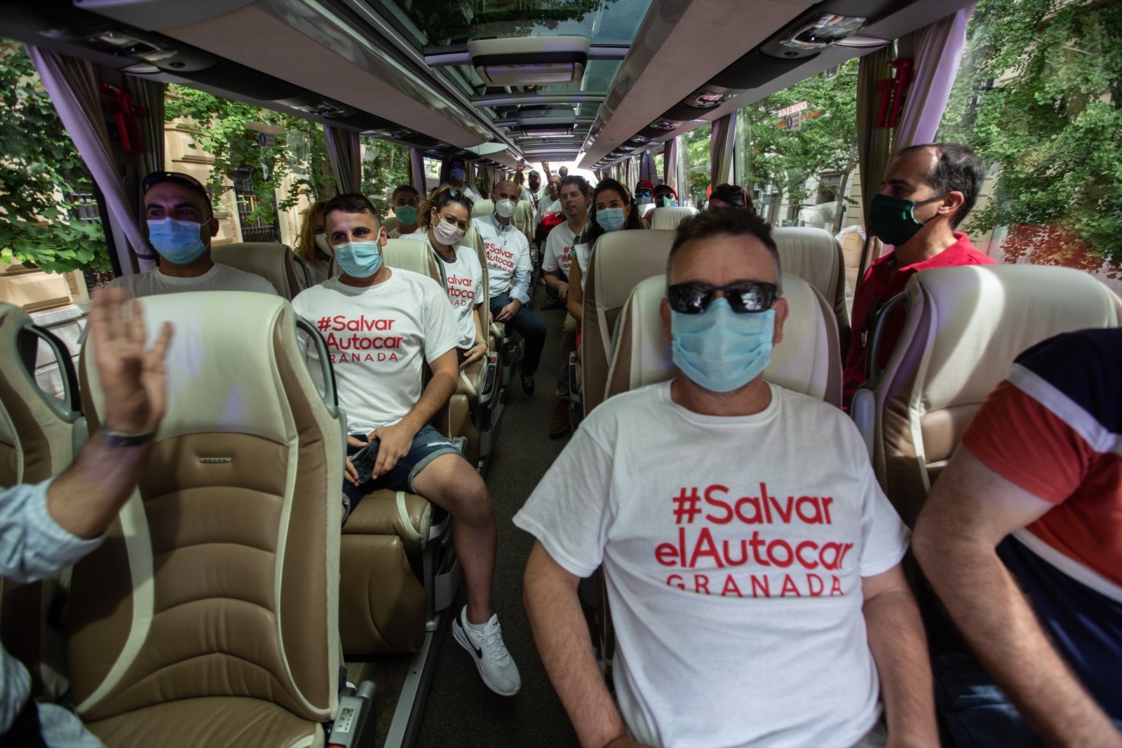 El colectivo de transporte discrecional, de colegios y turístico reclama atención del Gobierno y le exige medidas concretas para resolver su sutuación, paralizada por la crisis de la Covid-19