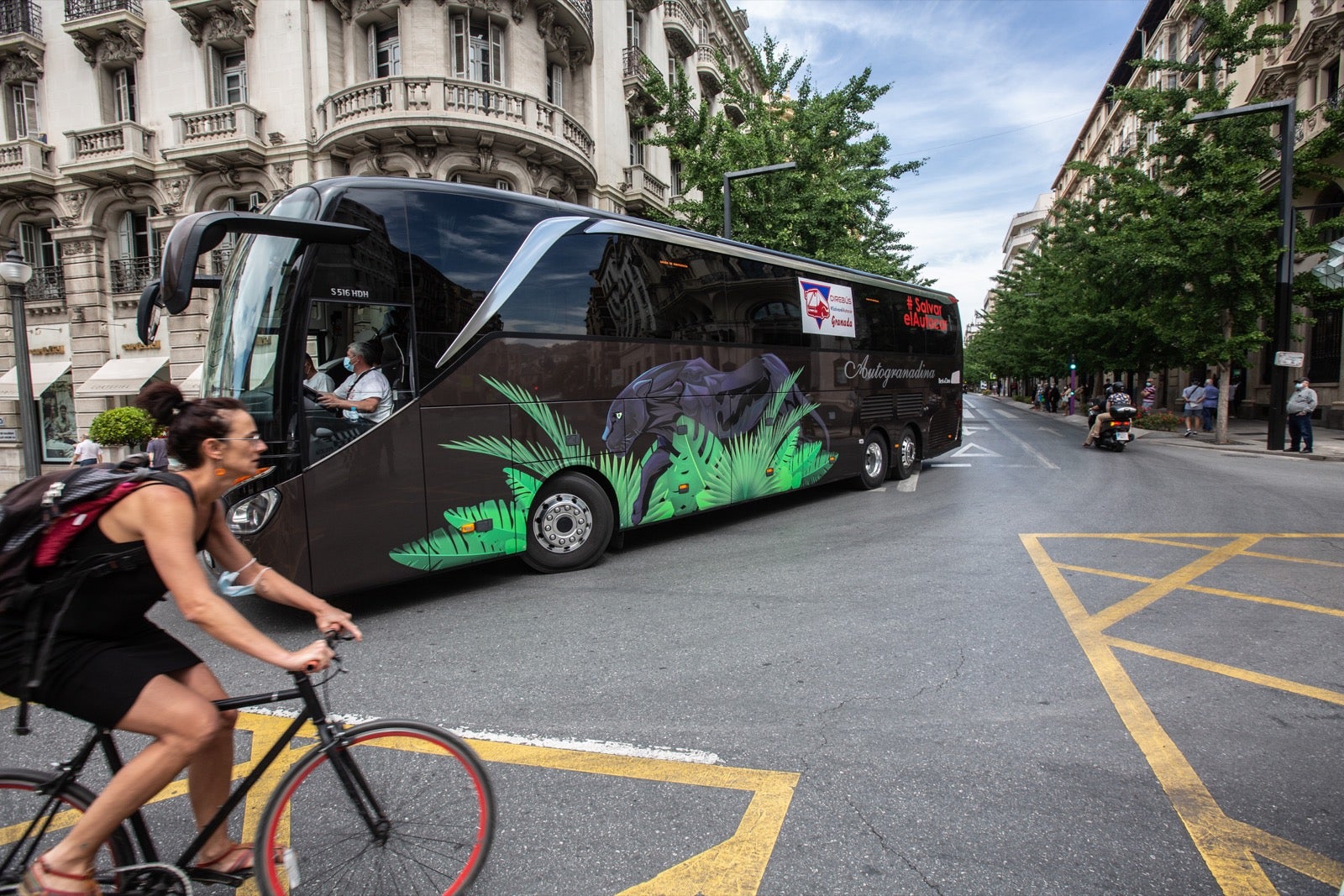 El colectivo de transporte discrecional, de colegios y turístico reclama atención del Gobierno y le exige medidas concretas para resolver su sutuación, paralizada por la crisis de la Covid-19