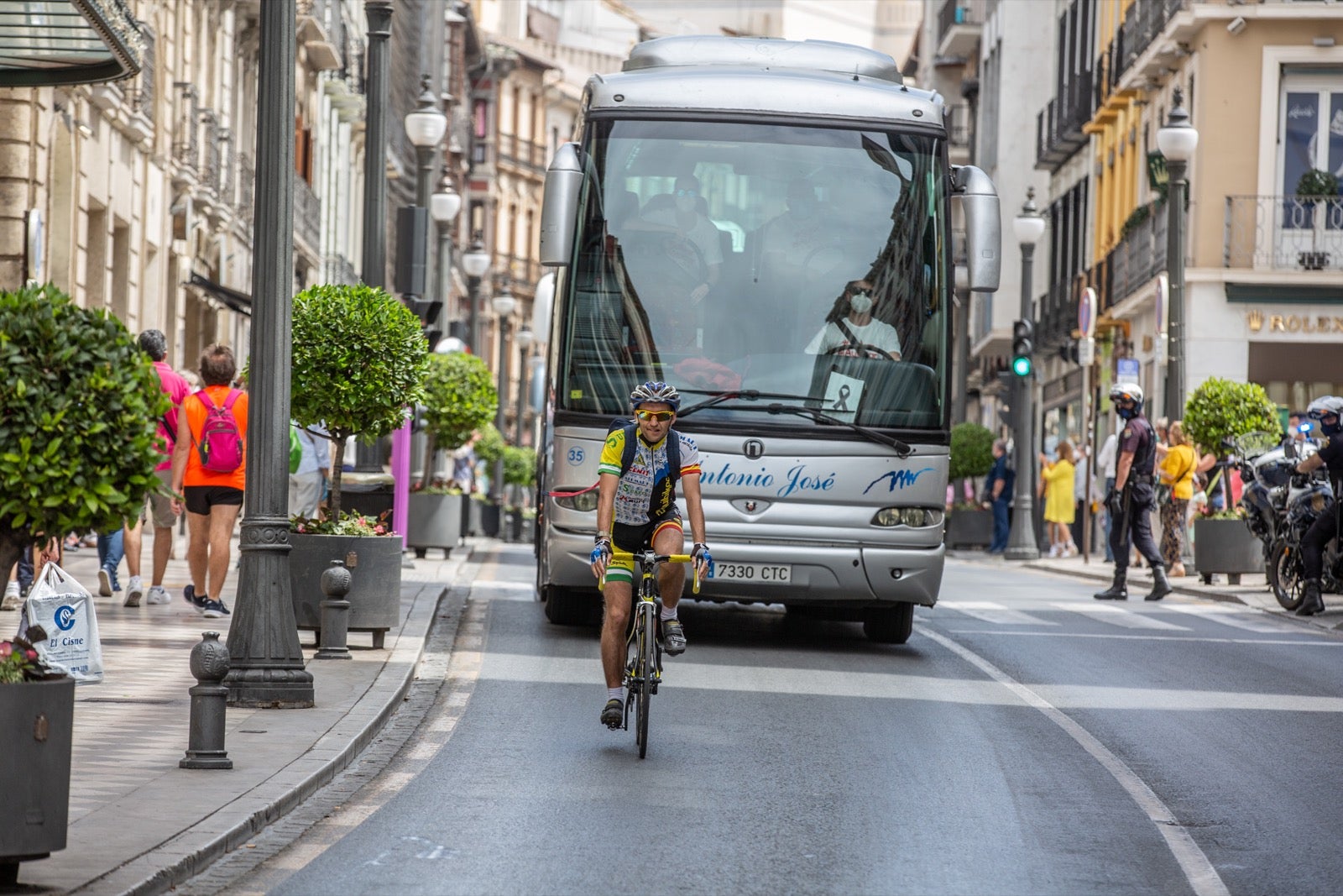 El colectivo de transporte discrecional, de colegios y turístico reclama atención del Gobierno y le exige medidas concretas para resolver su sutuación, paralizada por la crisis de la Covid-19