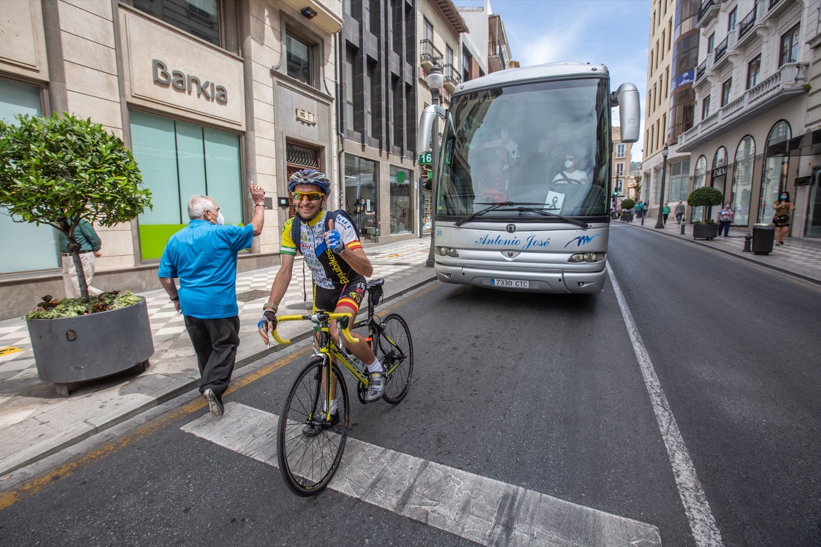 El colectivo de transporte discrecional, de colegios y turístico reclama atención del Gobierno y le exige medidas concretas para resolver su sutuación, paralizada por la crisis de la Covid-19