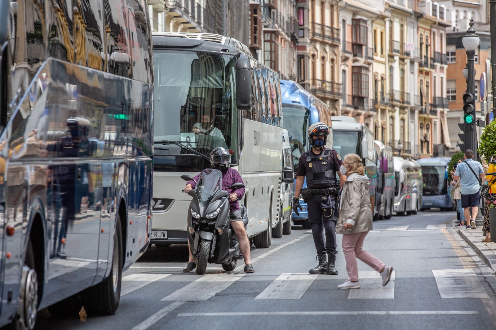 El colectivo de transporte discrecional, de colegios y turístico reclama atención del Gobierno y le exige medidas concretas para resolver su sutuación, paralizada por la crisis de la Covid-19