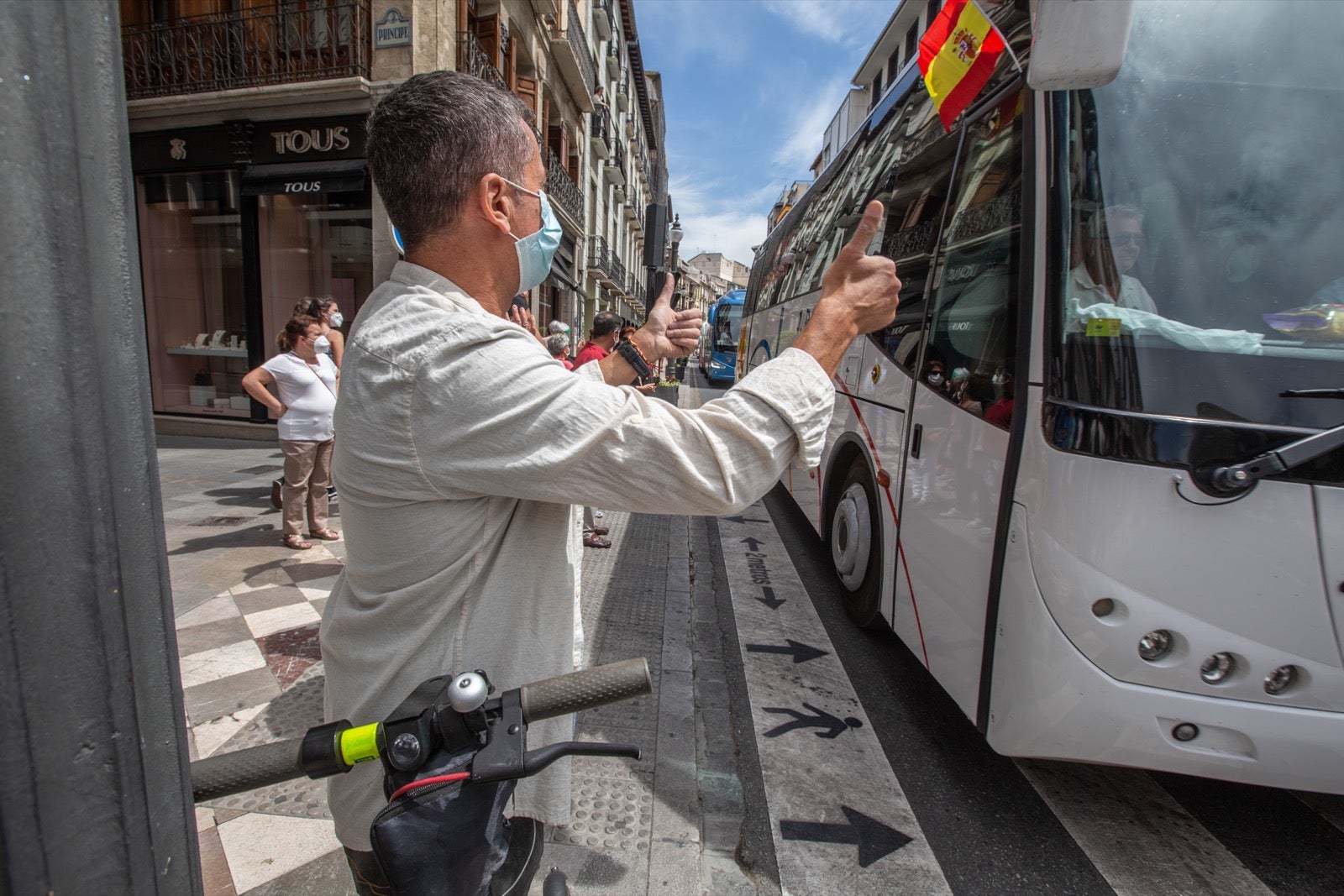 El colectivo de transporte discrecional, de colegios y turístico reclama atención del Gobierno y le exige medidas concretas para resolver su sutuación, paralizada por la crisis de la Covid-19