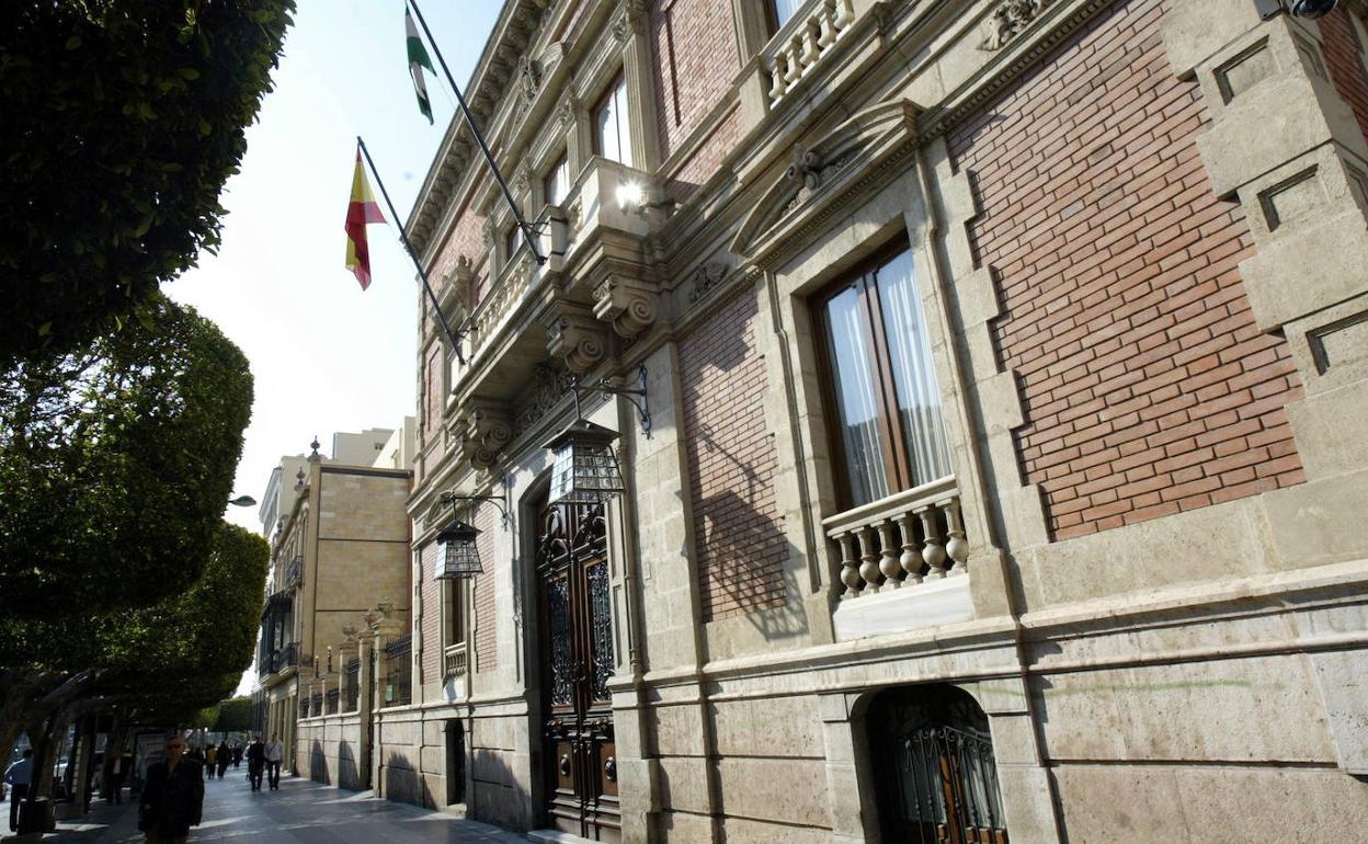 Coronavirus en Almería | La Junta, a destajo para cubrir la vigilancia de las playas de Almería este lunes