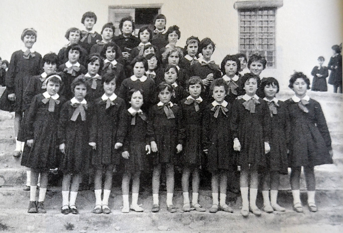 Niñas de la clase de Doña Carmen (comienzos de los 60).
