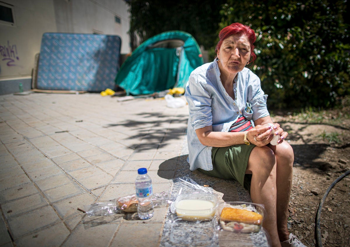 La cuarentena ha visibilizado el problema que tiene Granada con las personas sin techo