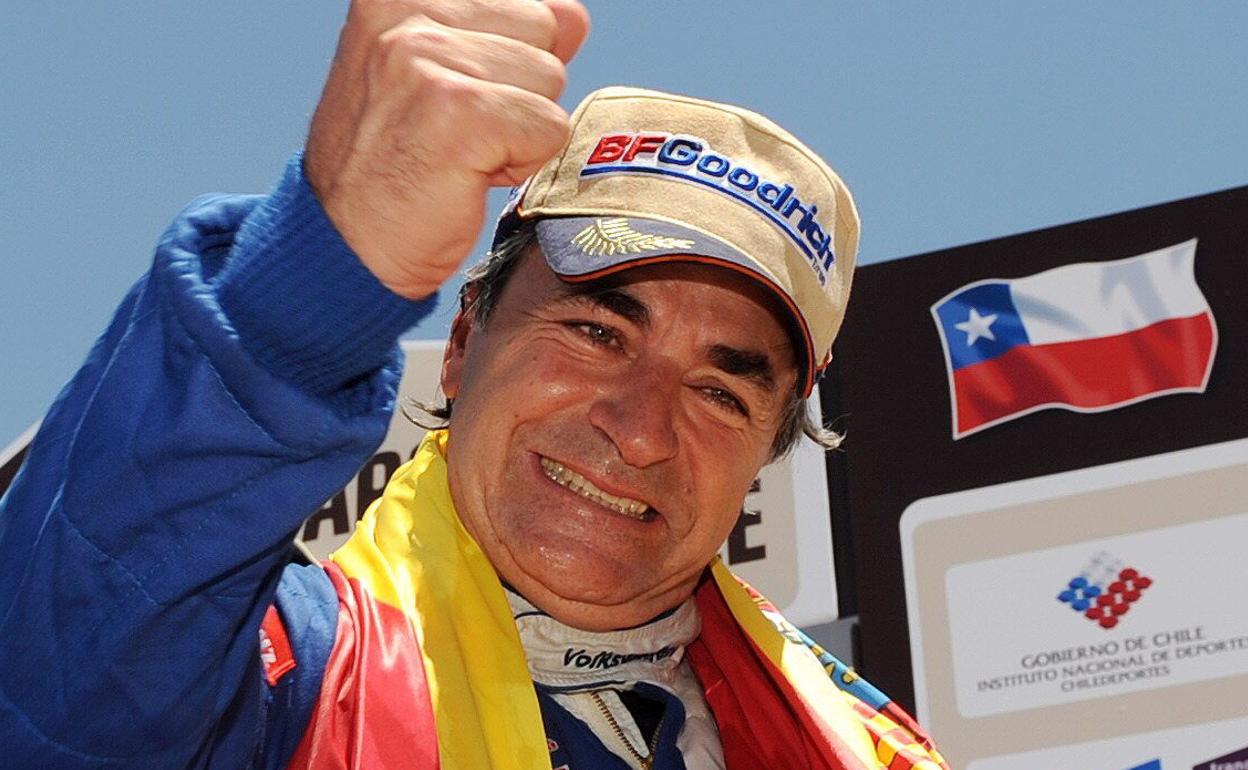 Carlos Sainz, tras ganar el Rally Dakar en 2010.