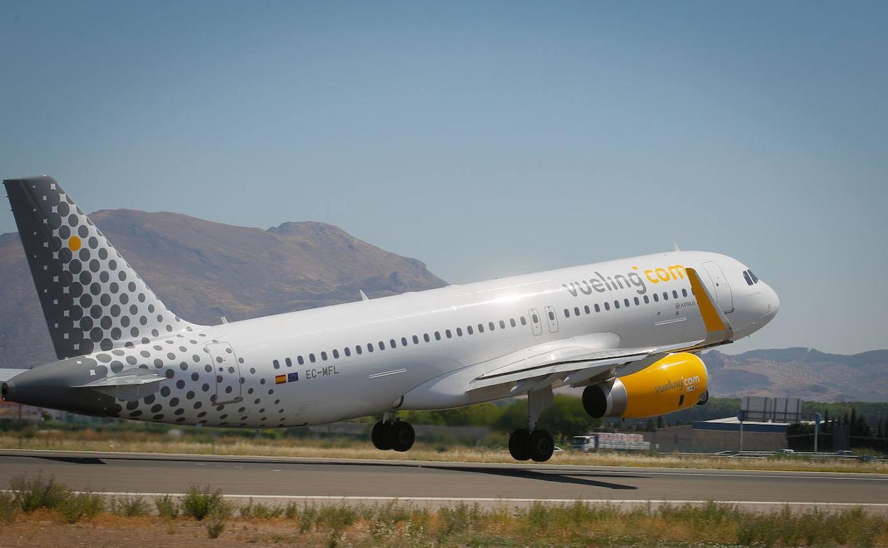 Vueling recupera siete vuelos directos desde Granada