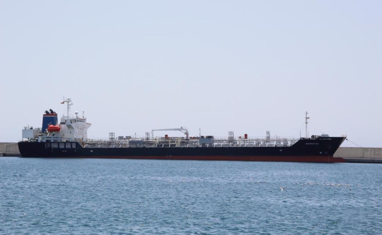 El Puerto de Motril recibe hasta junio el 48% del total de la melaza importada por Azucarera Guadalfeo el año pasado