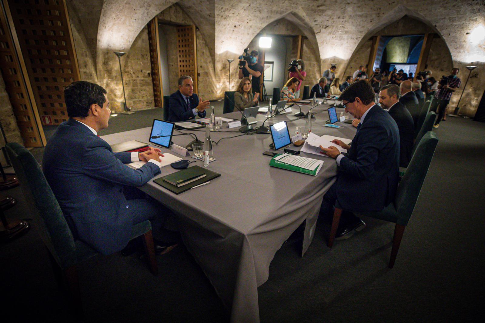 El Ejecutivo andaluz estrena la nueva normalidad en el monumento nazarí