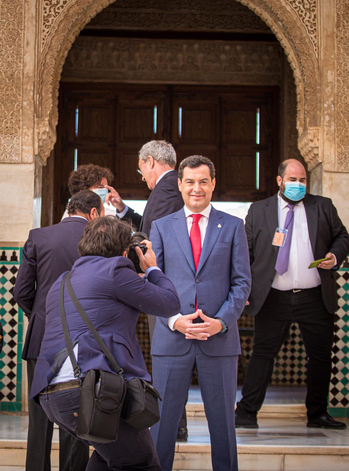 El Ejecutivo andaluz estrena la nueva normalidad en el monumento nazarí
