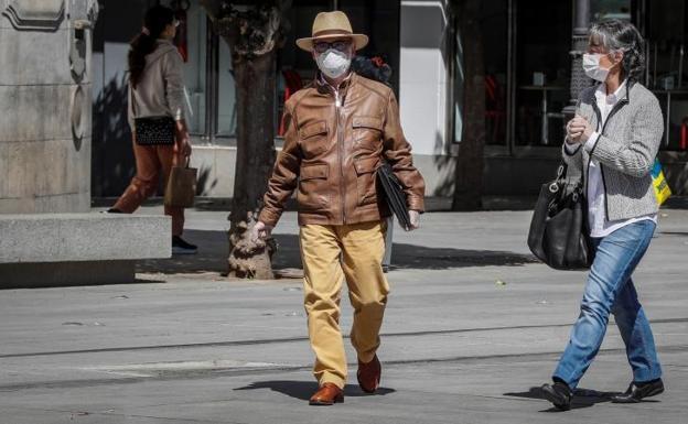 La multa por tener mal puesta la mascarilla o llevarla en el codo