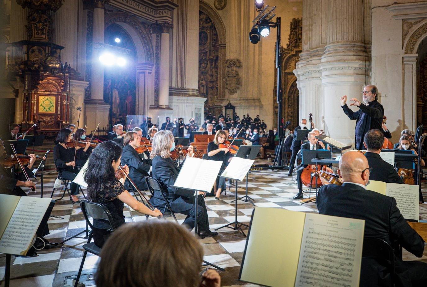 El Festival de Música y Danza se abre con el 'Réquiem' de Mozart en un concierto que muestra la 'nueva normalidad' cultural