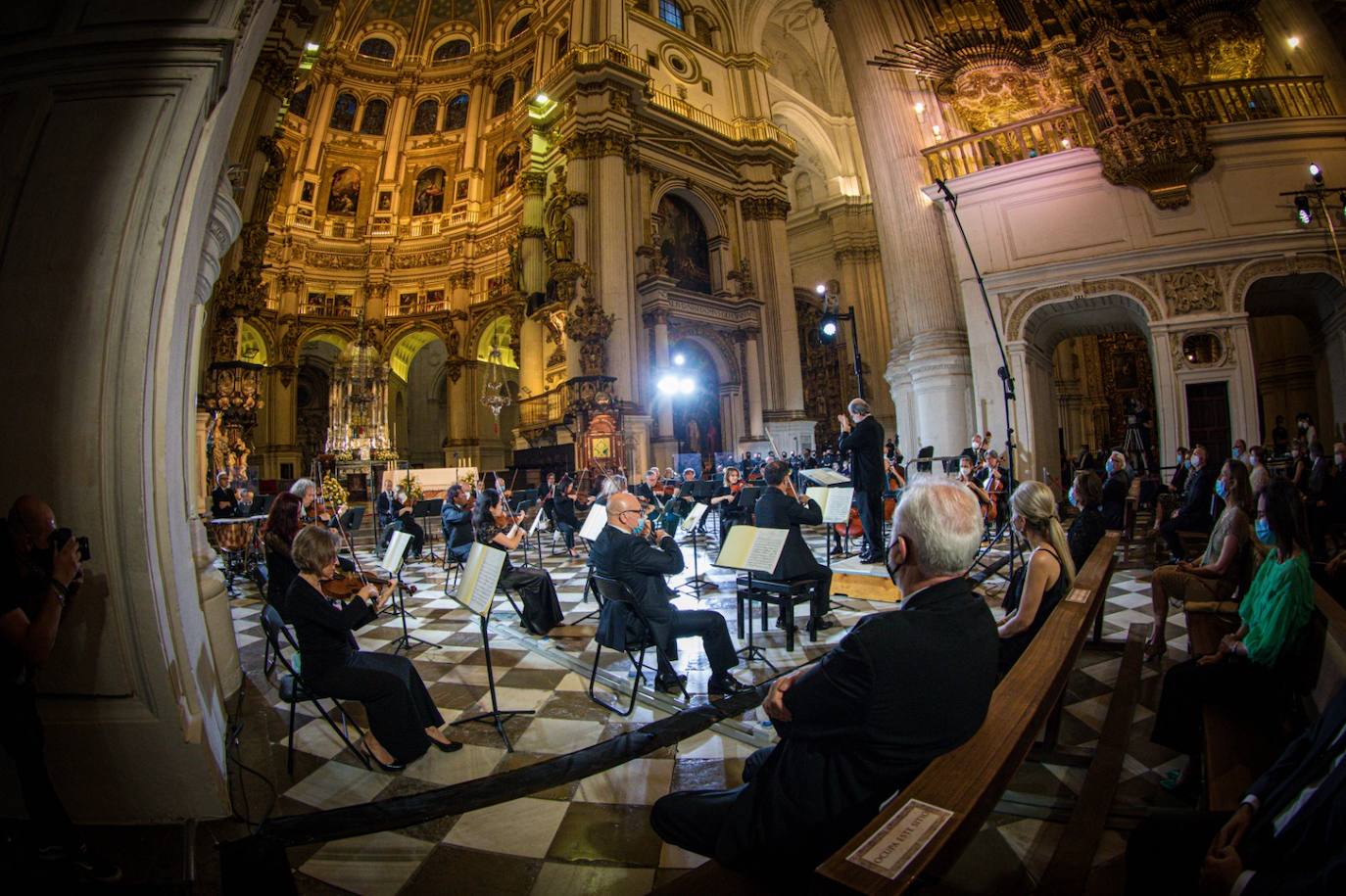 El Festival de Música y Danza se abre con el 'Réquiem' de Mozart en un concierto que muestra la 'nueva normalidad' cultural